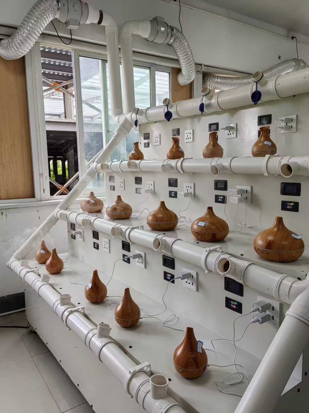 Ідзе тэст на вытрымку драўлянага араматызатара